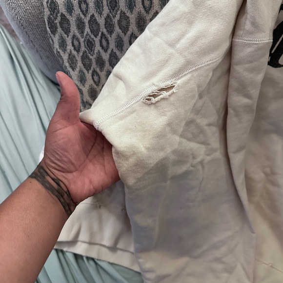 GUCCI HOODIE (Great condition) *Authentic* - Picture 3 of 7